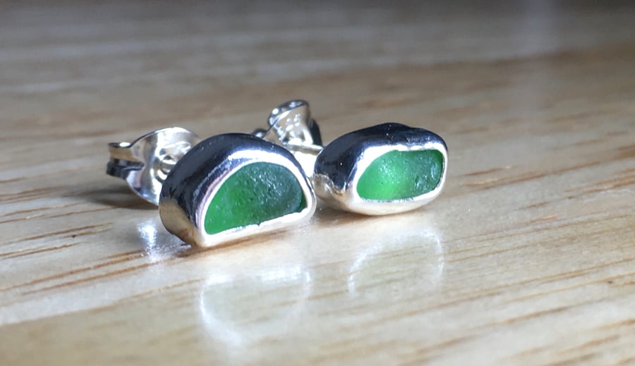Handmade Welsh Kelly Green Sea Glass & Silver Stud Earrings