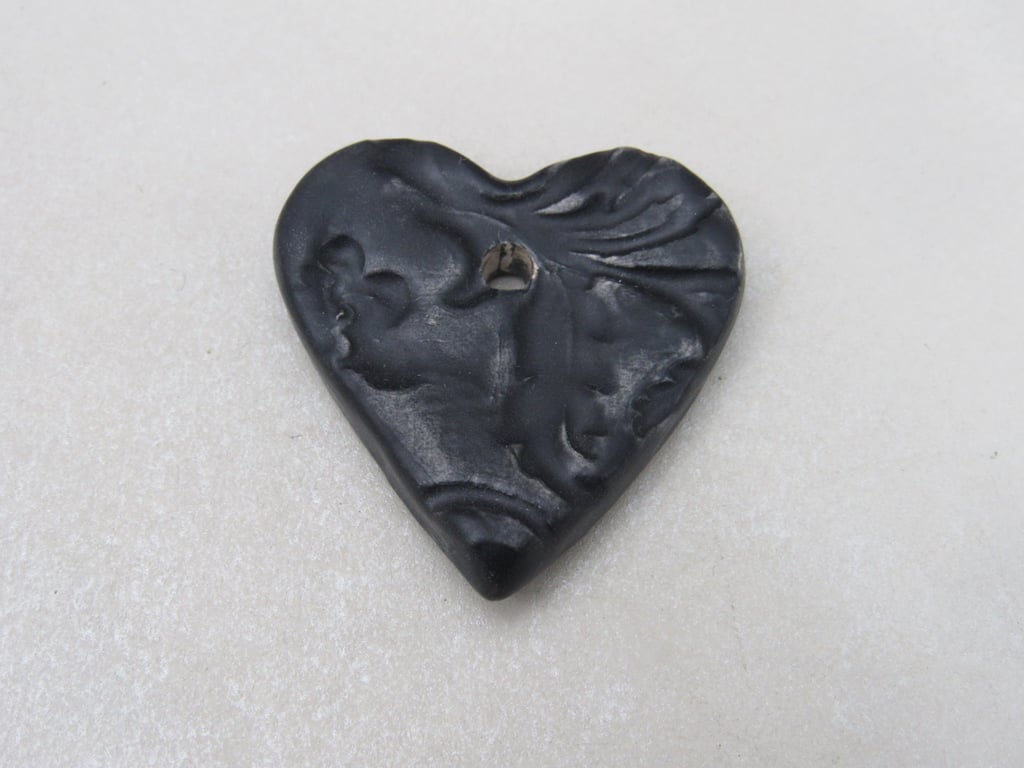 Medium Coal Black Brocade Texture Heart Shaped Ceramic Pendant