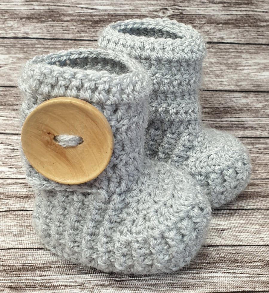 Handmade baby booties, silver grey booties with large wooden buttons, 0-3 months