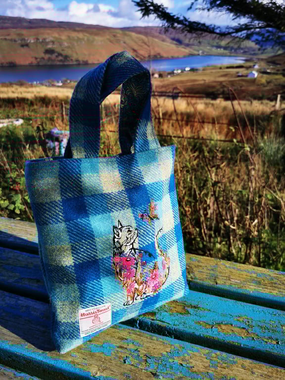 Harris Tweed Handbag with stunning kitty cat scene