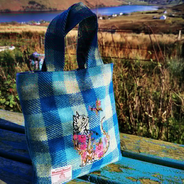Harris Tweed Handbag with stunning kitty cat scene
