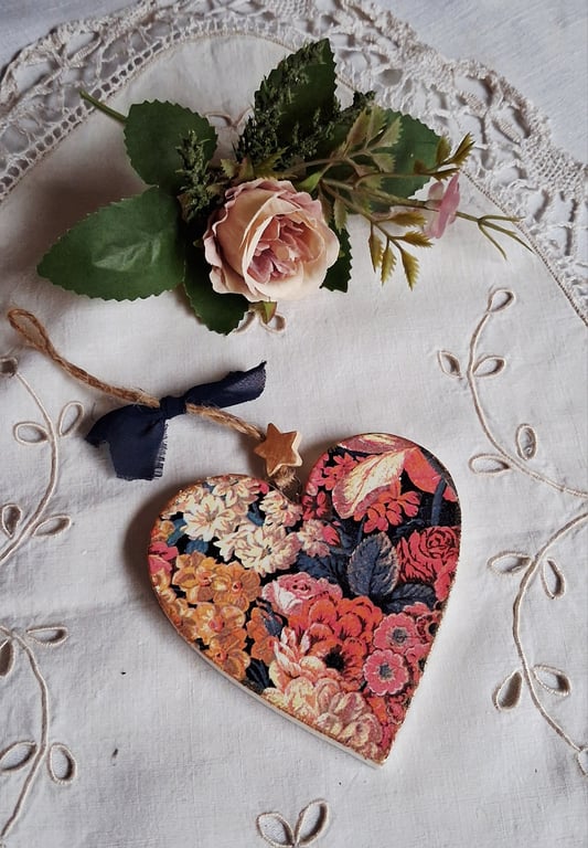 Floral Heart Hanging Decor