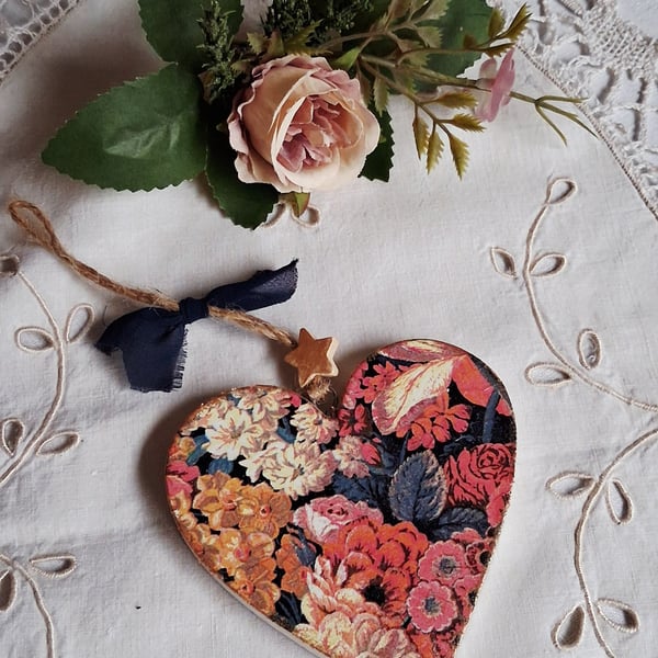 Floral Heart Hanging Decor