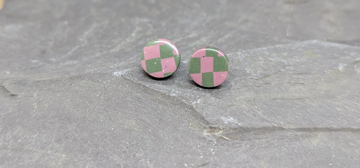 Circular chequerboard stud earrings 