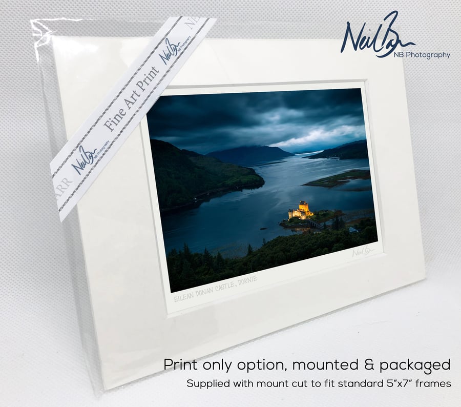 Eilean Donan Castle Scotland - A6 (7" x 5") Unframed Print