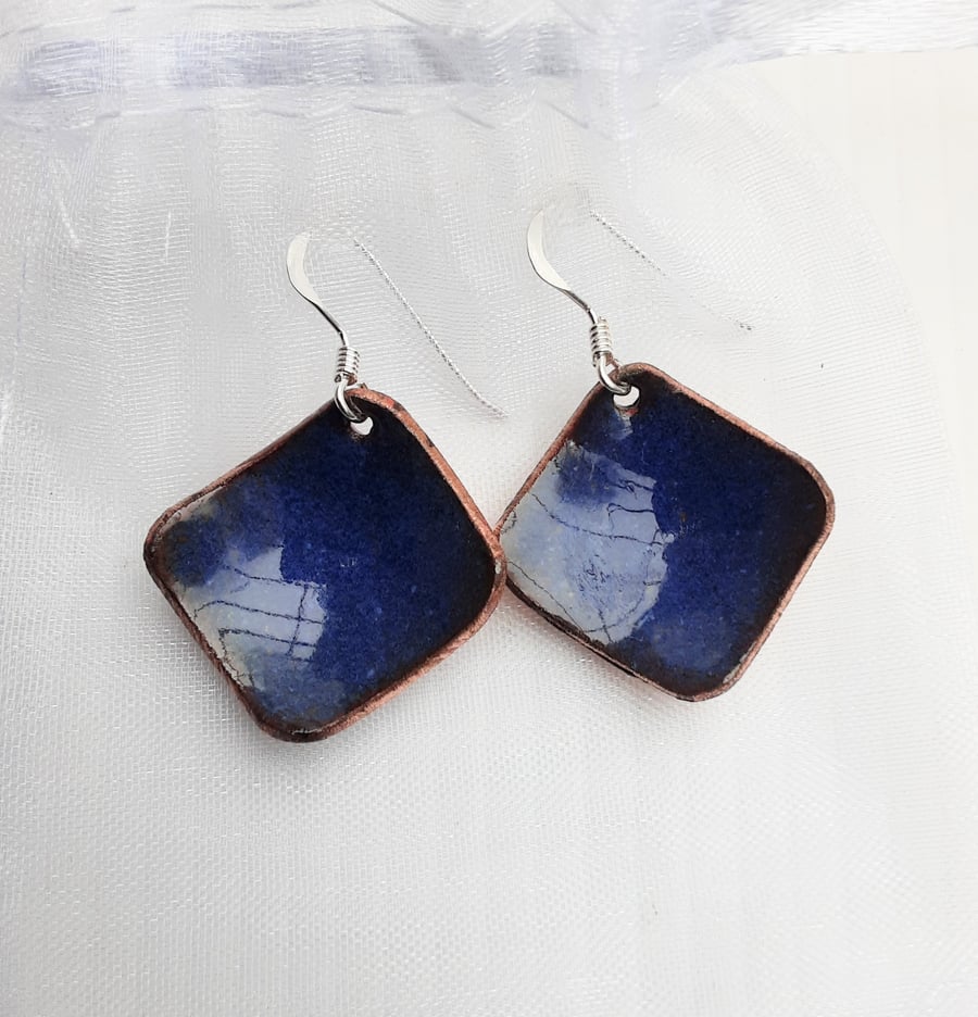 SMALL DOMED ENAMELLED EARRINGS - ELECTRIC BLUE