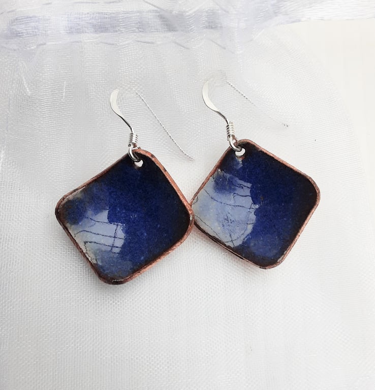 SMALL DOMED ENAMELLED EARRINGS - ELECTRIC BLUE