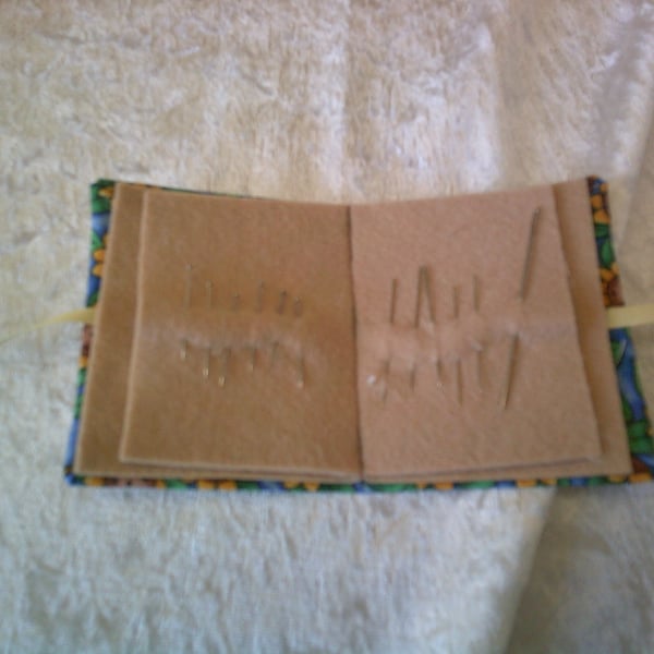 Cotton Reel Pin Cushion and Needlecase Set