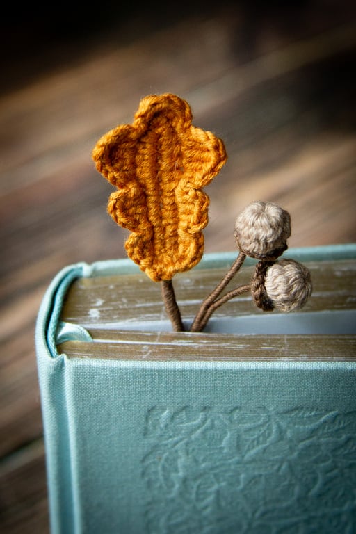 Oak Leaf Crochet Bookmark 