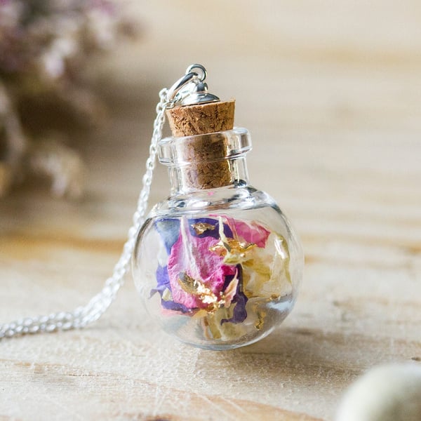 Pressed Wildflower Glass Globe Necklace Gold Leaf Botanical Jewelry Wildflower N