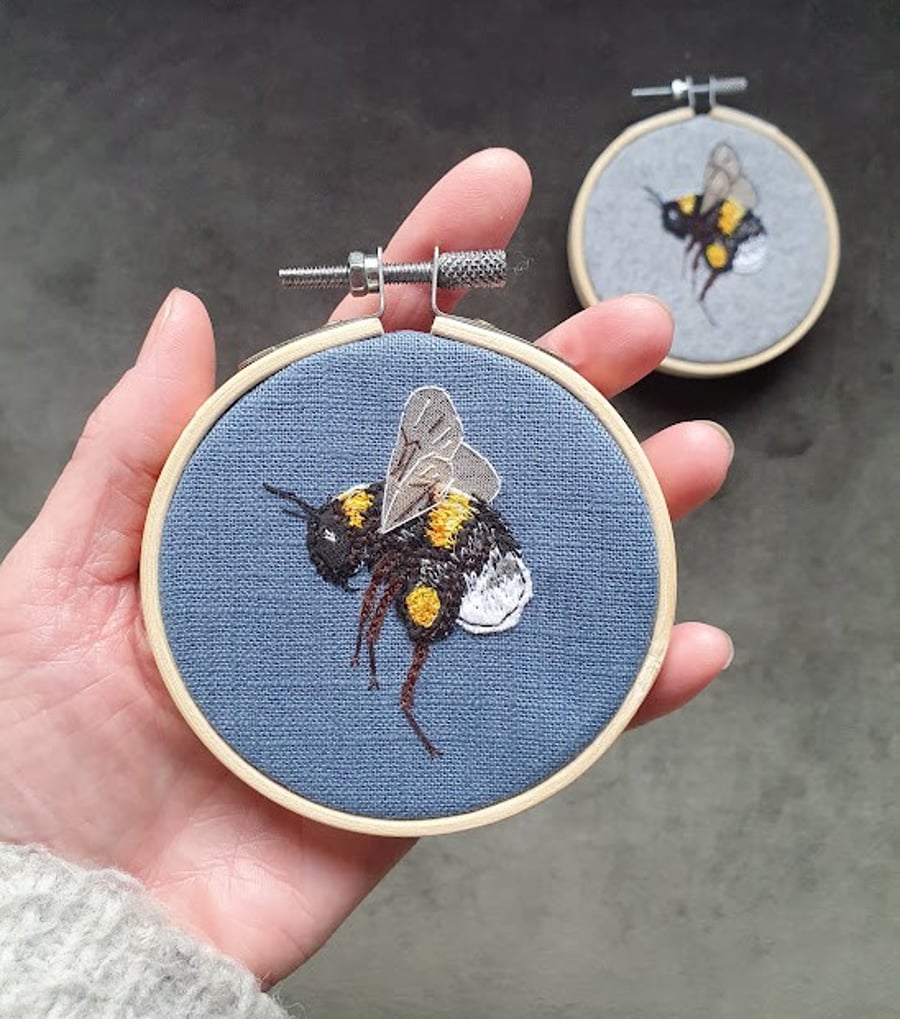 Handmade Bee applique and embroidered mini hoop - hanging decoration 