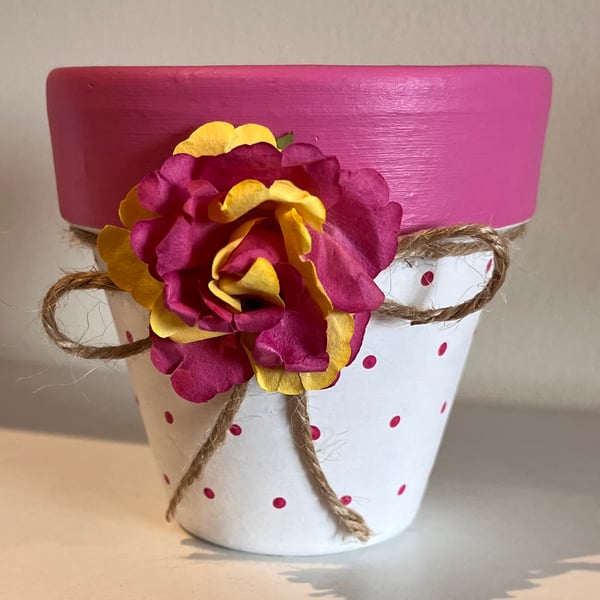 Hand painted pot 9cm diameter