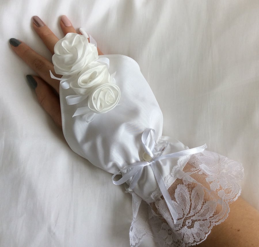Bridal White  Satin and lace wrist cuff, fingerless glove, white roses