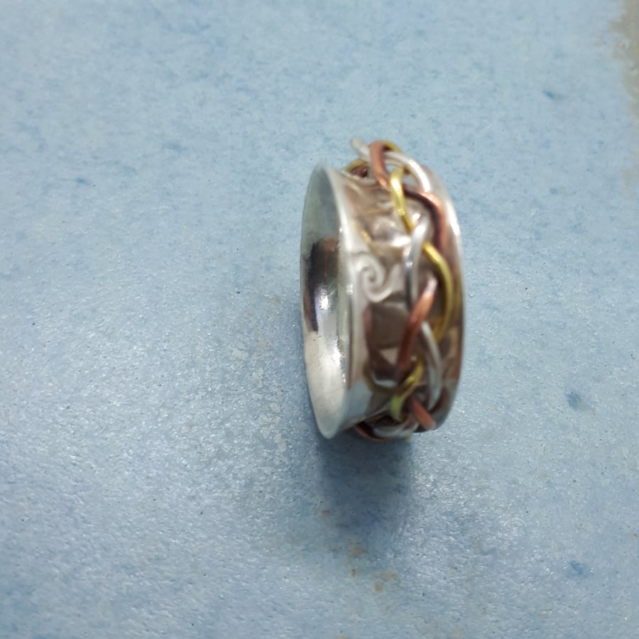 Waves silver spinner ring