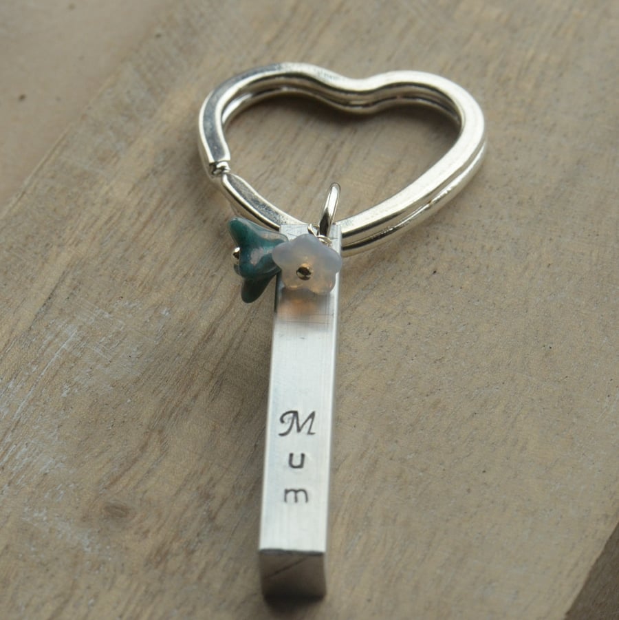 Personalised Aluminium Bar Keyring with Flower Beads Mum, Gran, Mother, Grandma