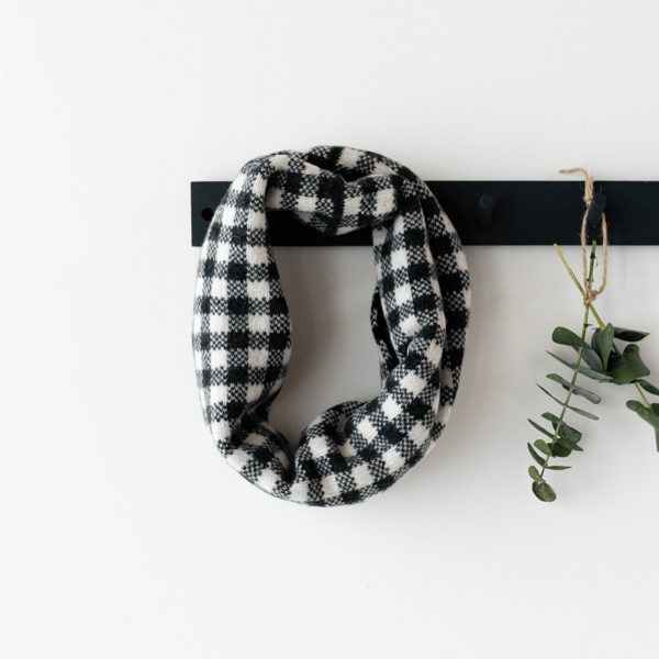 Gingham knitted cowl - monochrome (charcoal and ecru)