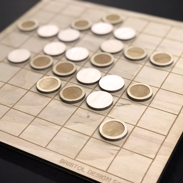 Reversi Board - Minimal Laser Cut - Board Game - Othello