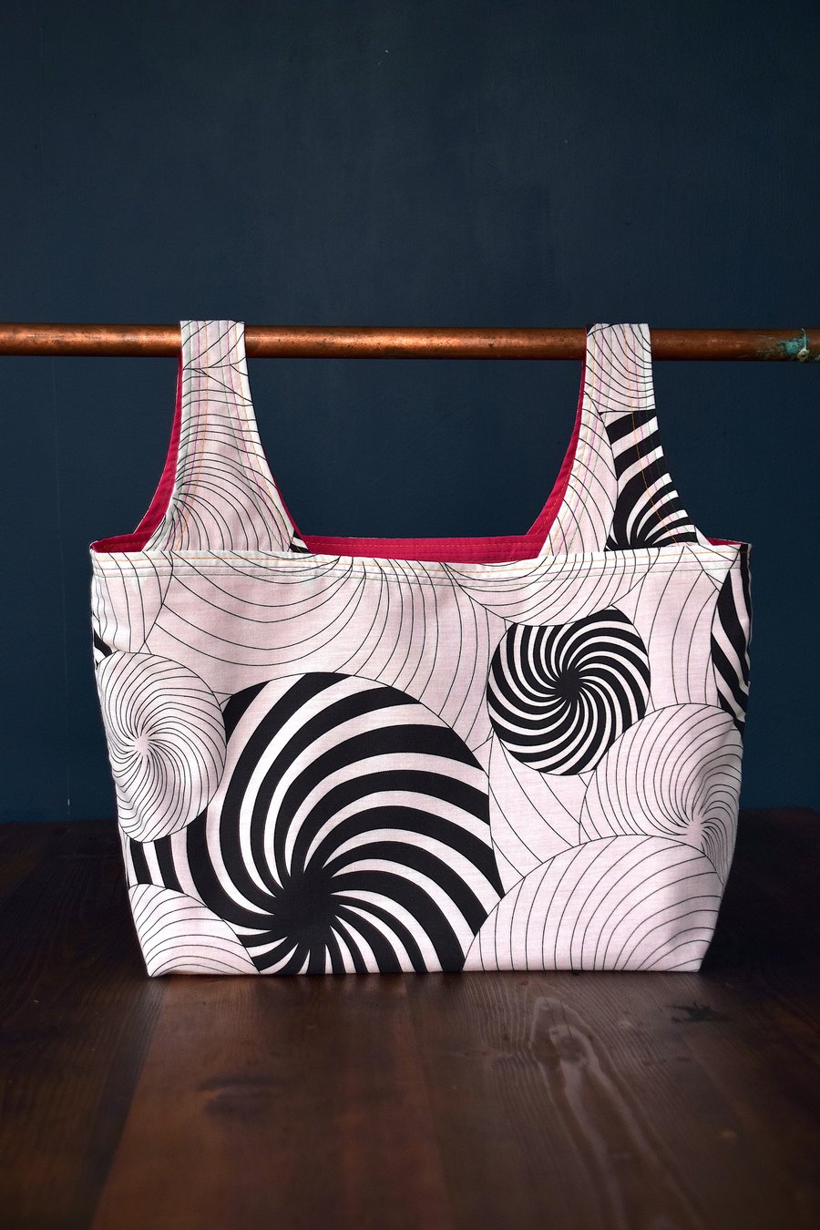 shopping bag – psychedelic swirl with cerise interior