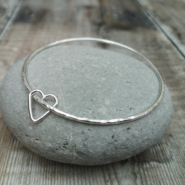 Sterling Silver Hammered Bangle with Open Heart Charms - JBJ5015