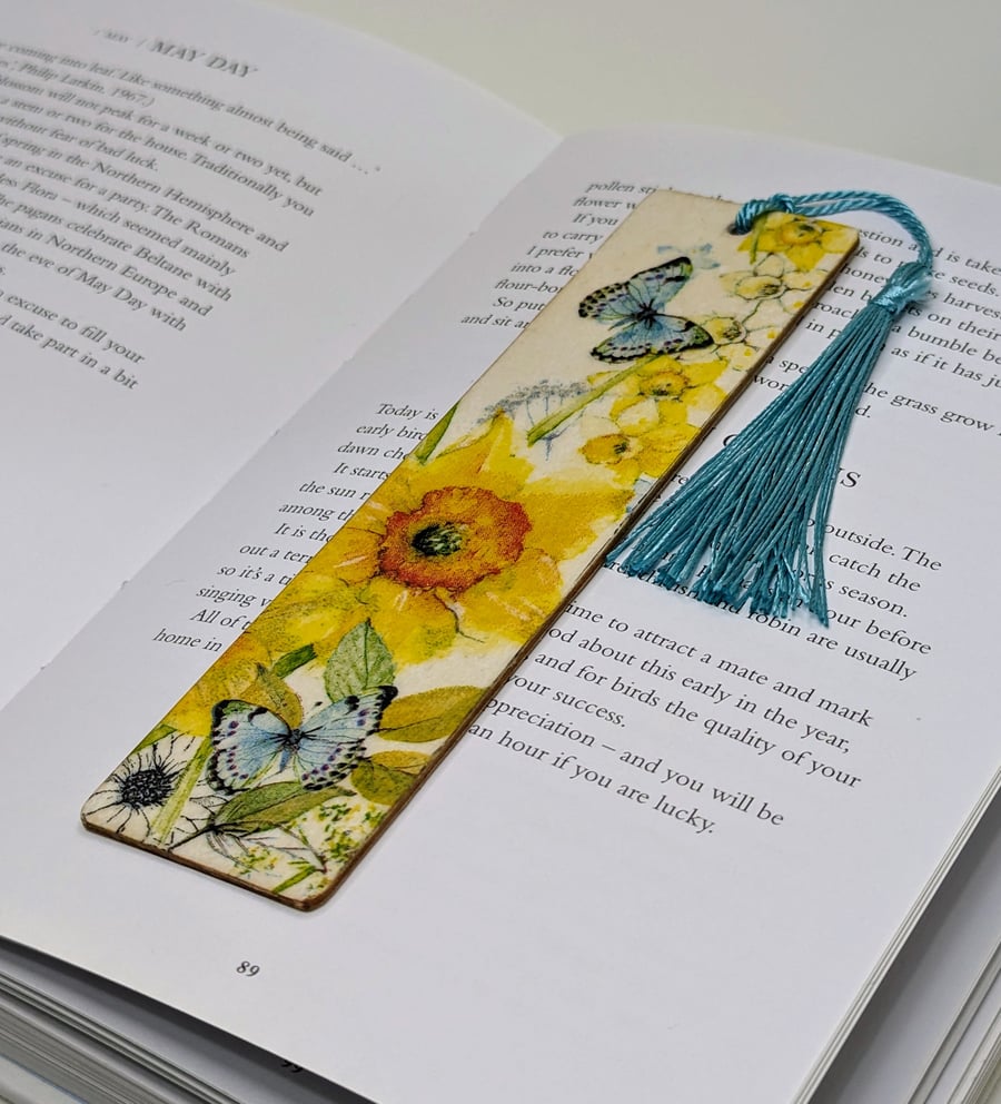 Butterfly bookmark, butterflies and daffodils, wooden gift for a nature lover