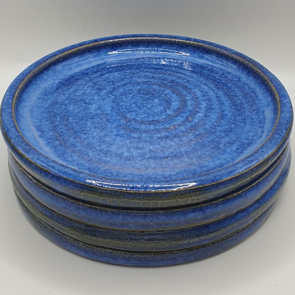 Stoneware plates 