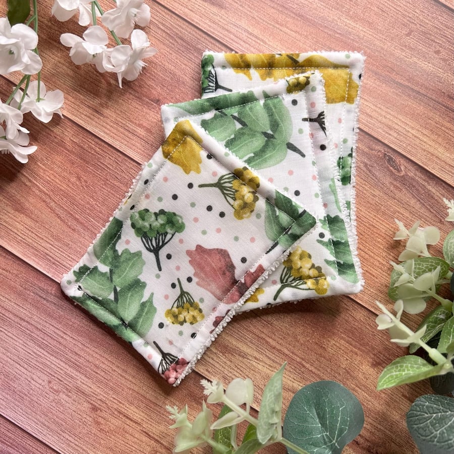 Pretty Foliage Reusable Exfoliating Pads skincare gift, eco friendly, set of thr