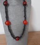 RED AND BLACK LONG BEADED NECKLACE. - Image 3
