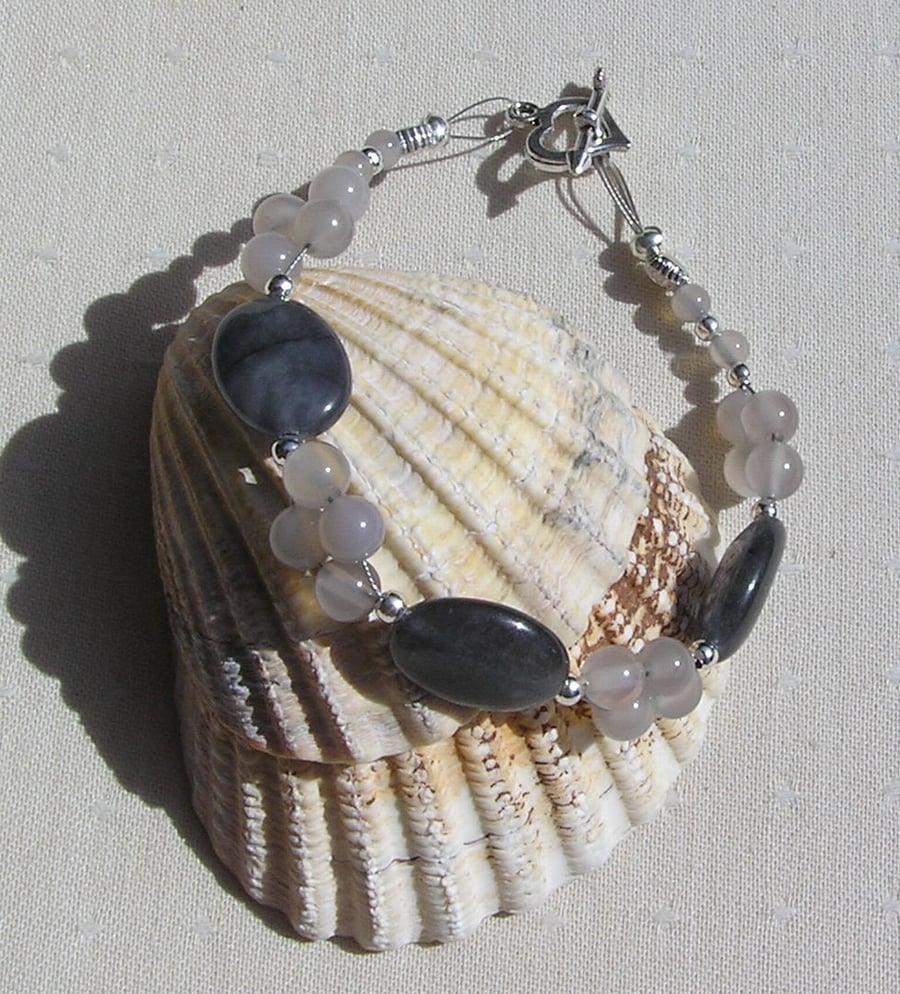 Grey Tourmaline & Grey Agate Gemstone Beaded Chakra Bracelet "Sheena"