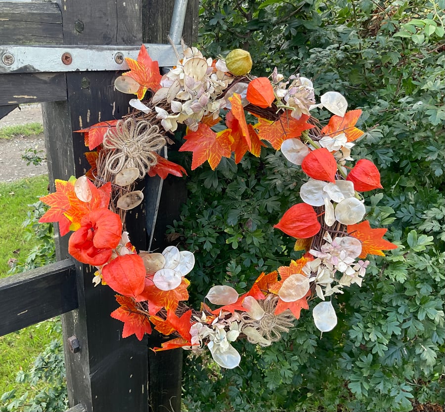 Hanging Dried Flower wreath - Orange Halloween Lanterns for home decor