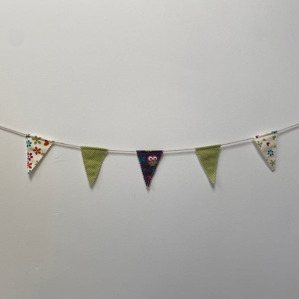 Mini Owl Bunting (701)