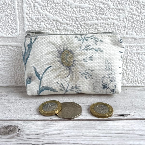 Small Coin Purse with Summer Meadow Daisy