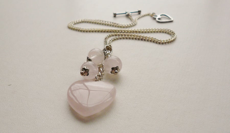Pendant Cluster Necklace Pale Pink Rose Quartz Heart    KCJ471