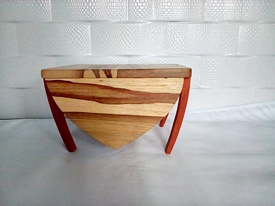 Kiaat and maple plywood box