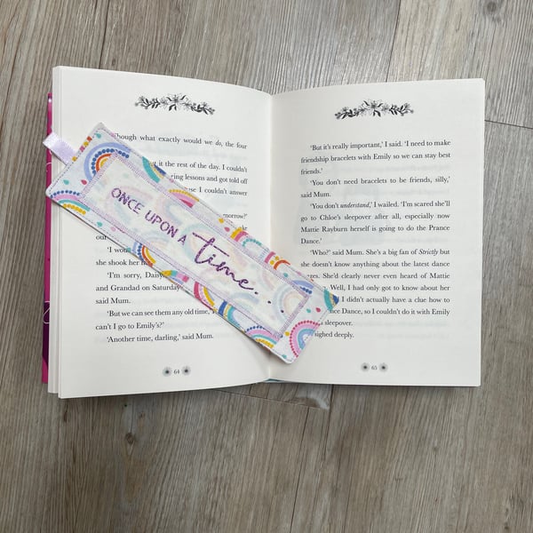 Rainbow bookmark 