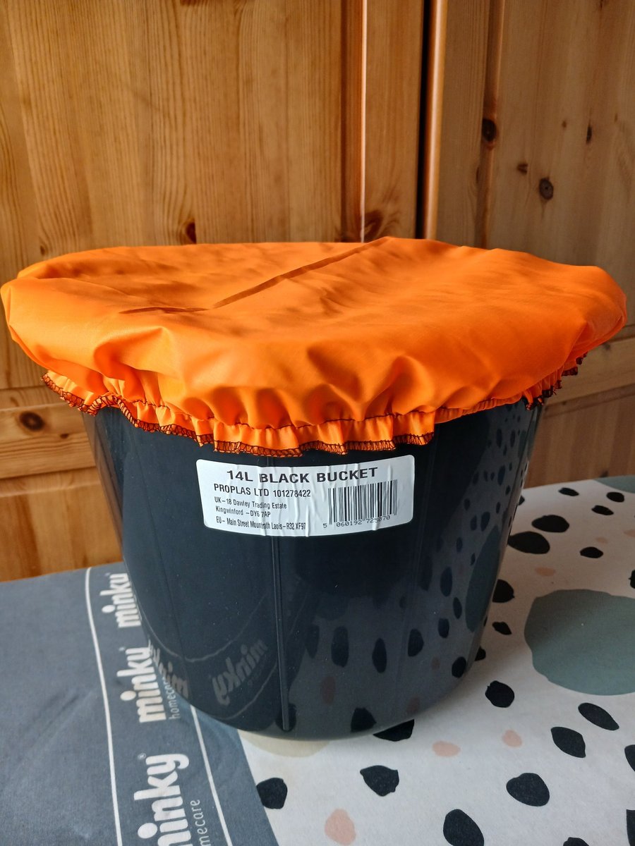 Twin pack feed covers