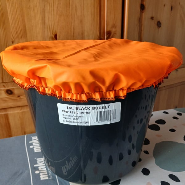 Twin pack feed covers