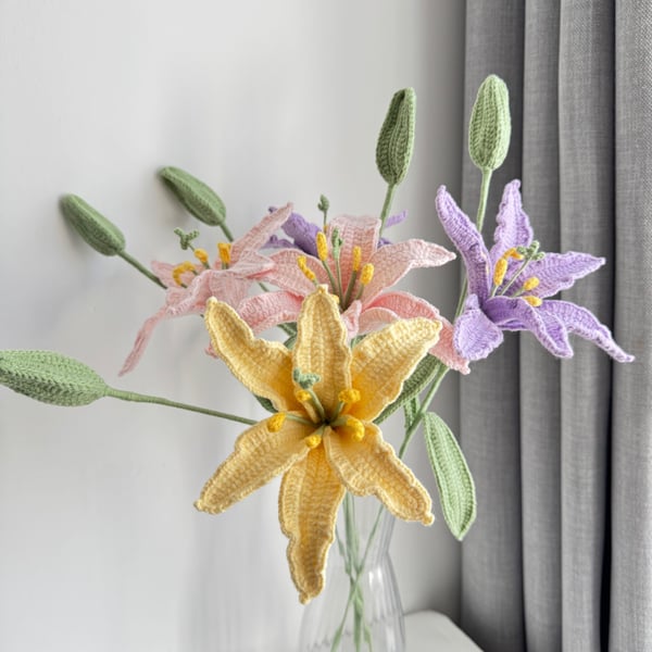 Crochet Lily With Bud, Everlasting Floral Home Decor , Gift, Colourful lily,