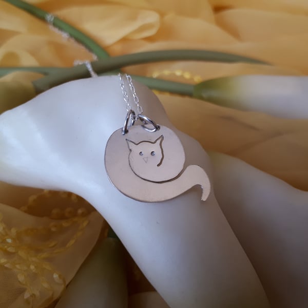 Sterling silver cat spiral necklace