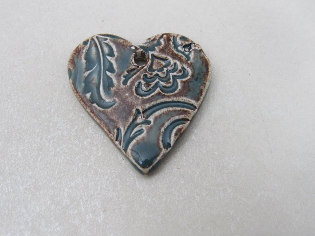 Medium Sedge Green Brocade Texture Heart Shaped Ceramic Pendant