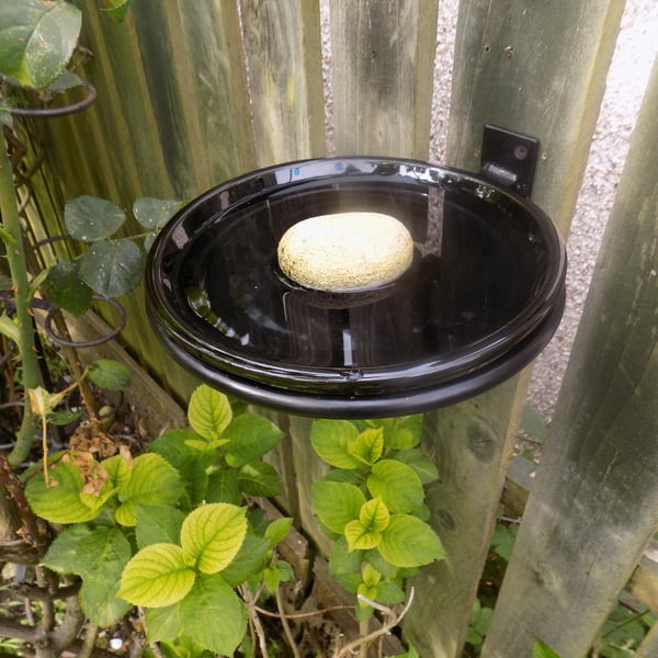 Black Bird Bath ..................................Wall Mount ..Free Fitting Kit.