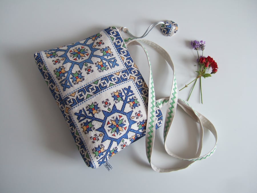 Vintage geometric pattern embroidery handbag or shoulder bag
