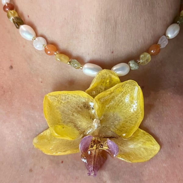 Gemstones & Their Meaning  A harmonious blend of Peridot, Yellow Jade, Green Ave