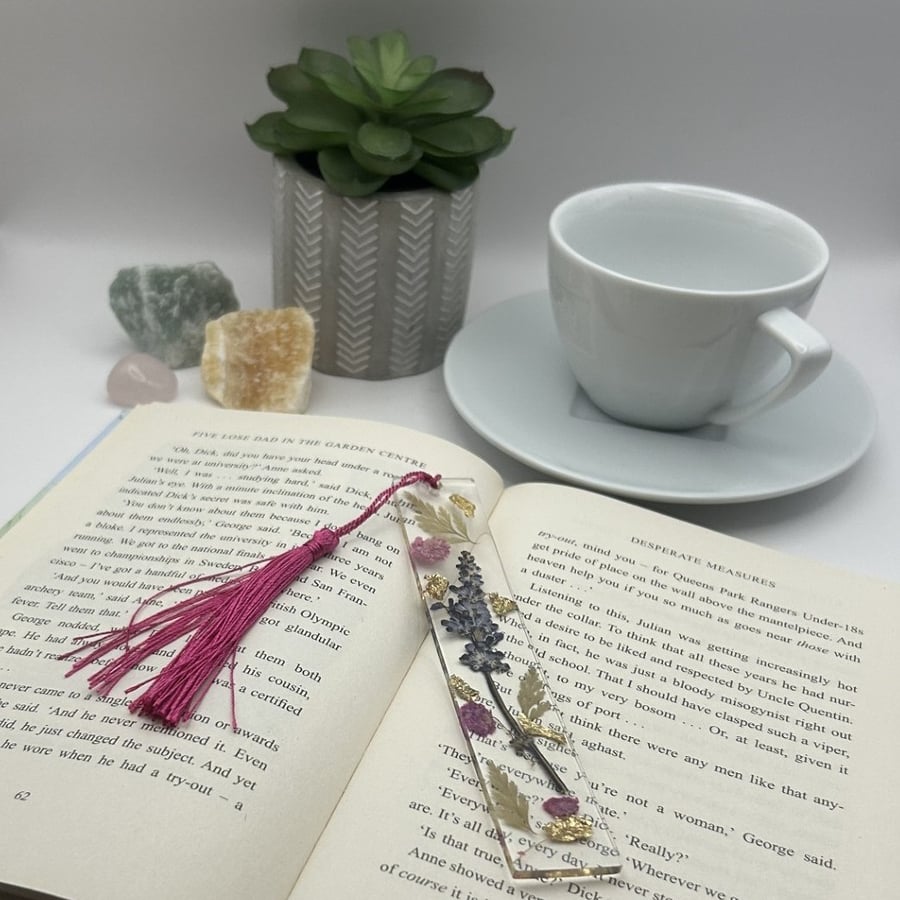 Resin Dried Flower Bookmark Page Marker in Pink and Purple