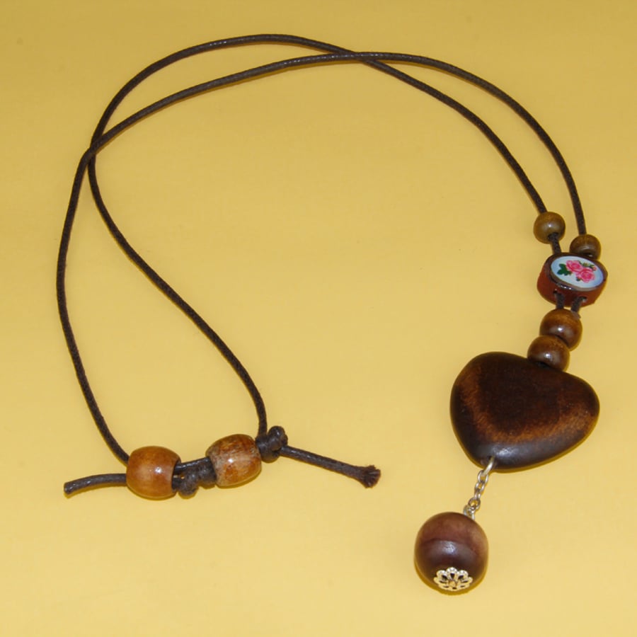 WOODEN HEART NECKLACE