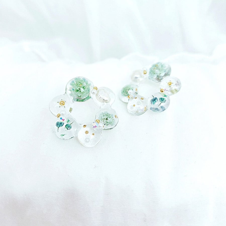 Dried flowers earrings Floral resin earrings