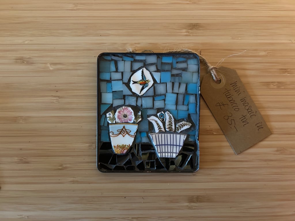 Mini mosaic in tabacco tin