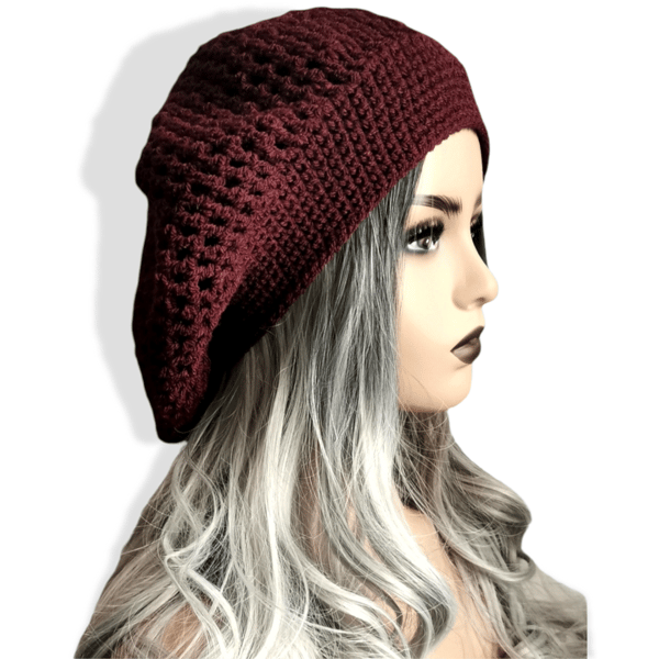 Crochet slouchy beret 