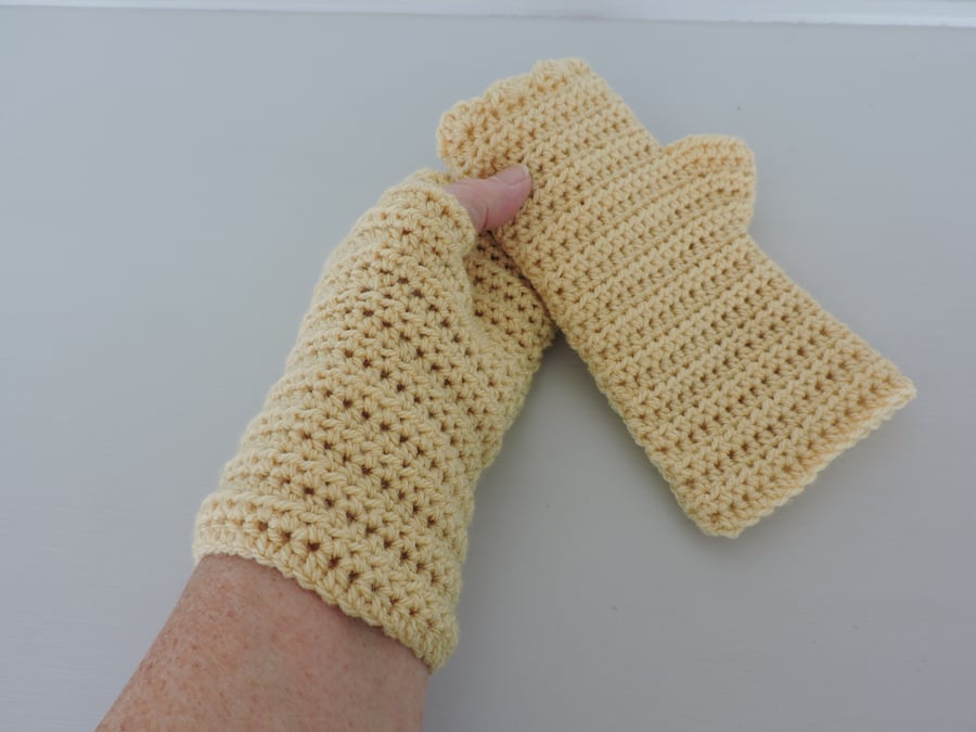 SALE   Lemon Crochet Fingerless Mittens with Wavy Edge Top 