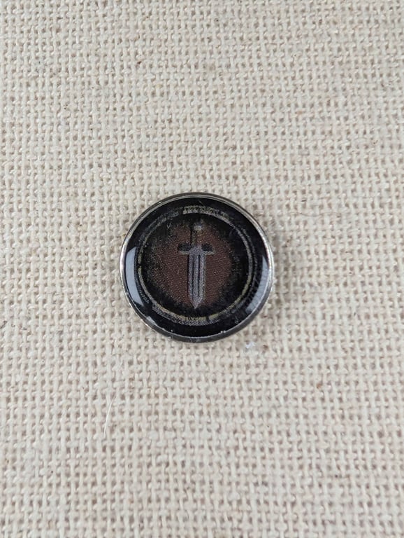 DPS Pin Badge - Gamer Themed Pin - Large Resin Coated Pin Badge
