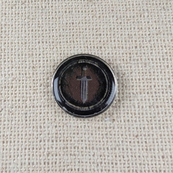 DPS Pin Badge - Gamer Themed Pin - Large Resin Coated Pin Badge